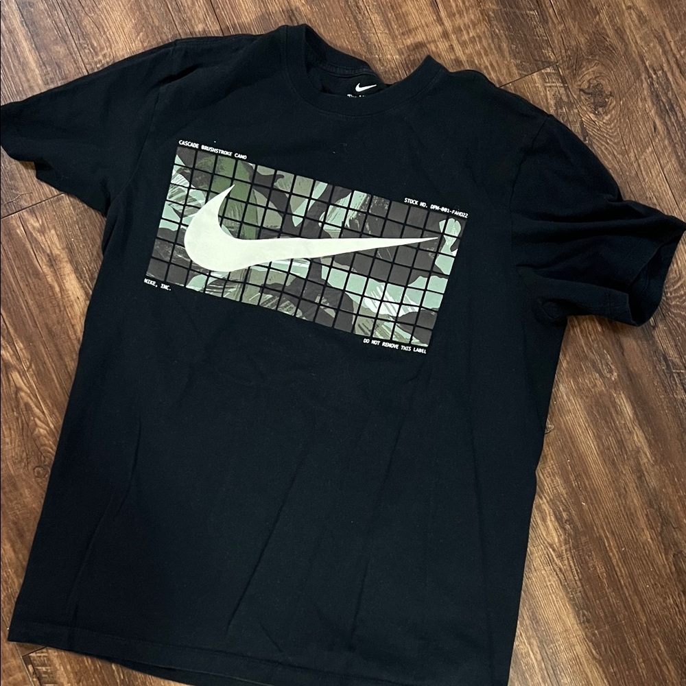Men’s Nike tee, size M
